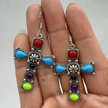 Boho Kreuz Metall Gravierte Muster Ohrringe Mode Damen Eingelegten Grünen Stein, Farbigen Stein Tropfen Ohrringe