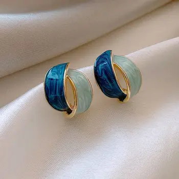 Mode Hohlen Unregelmäßigen Geometrie Stud Ohrringe für Frauen Emaille Öl Metall Blatt C-Form Ohrringe Elegante Partei koreanische Schmuck